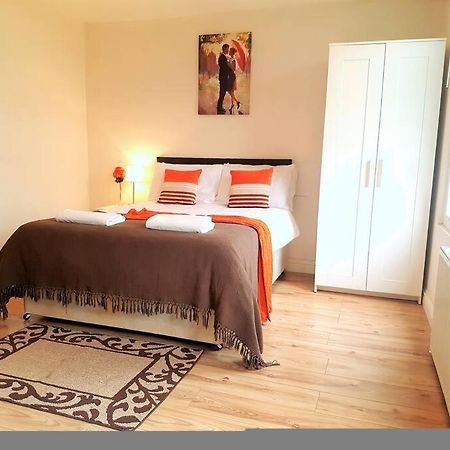Comfortable Studio Flat Near Central Londra Dış mekan fotoğraf